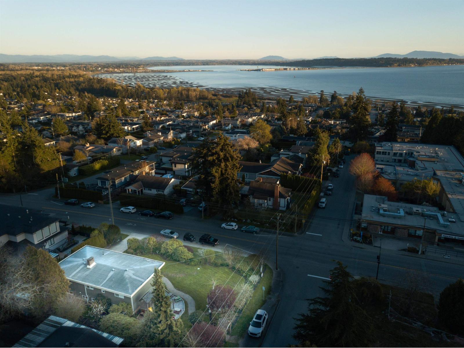 15663 Buena Vista Avenue, White Rock, British Columbia  V4B 1Z6 - Photo 10 - R3110768