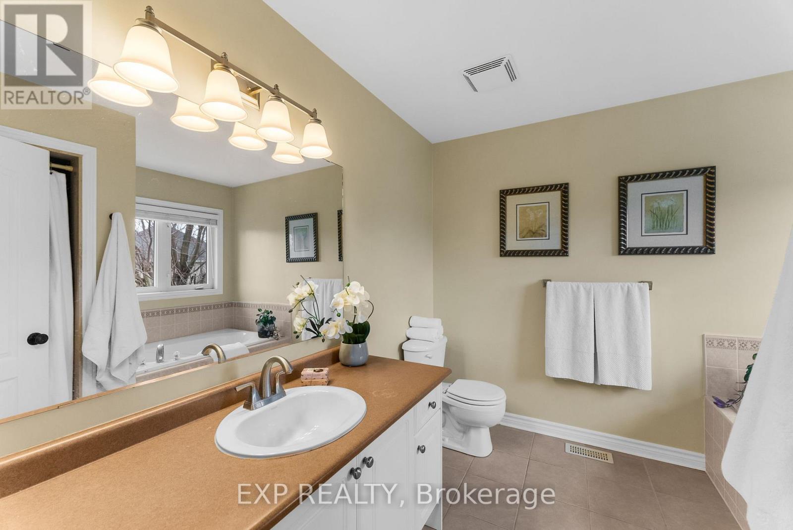 14 Whitestone Drive, Georgina, Ontario  L4P 0A3 - Photo 30 - N12989372