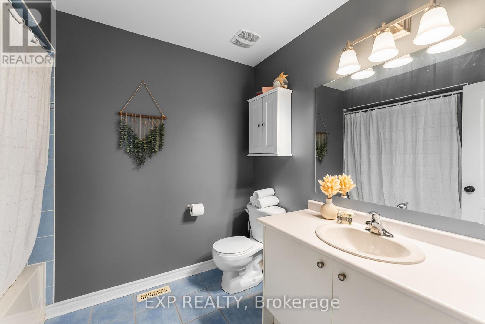 14 Whitestone Drive, Georgina, Ontario  L4P 0A3 - Photo 35 - N12989372