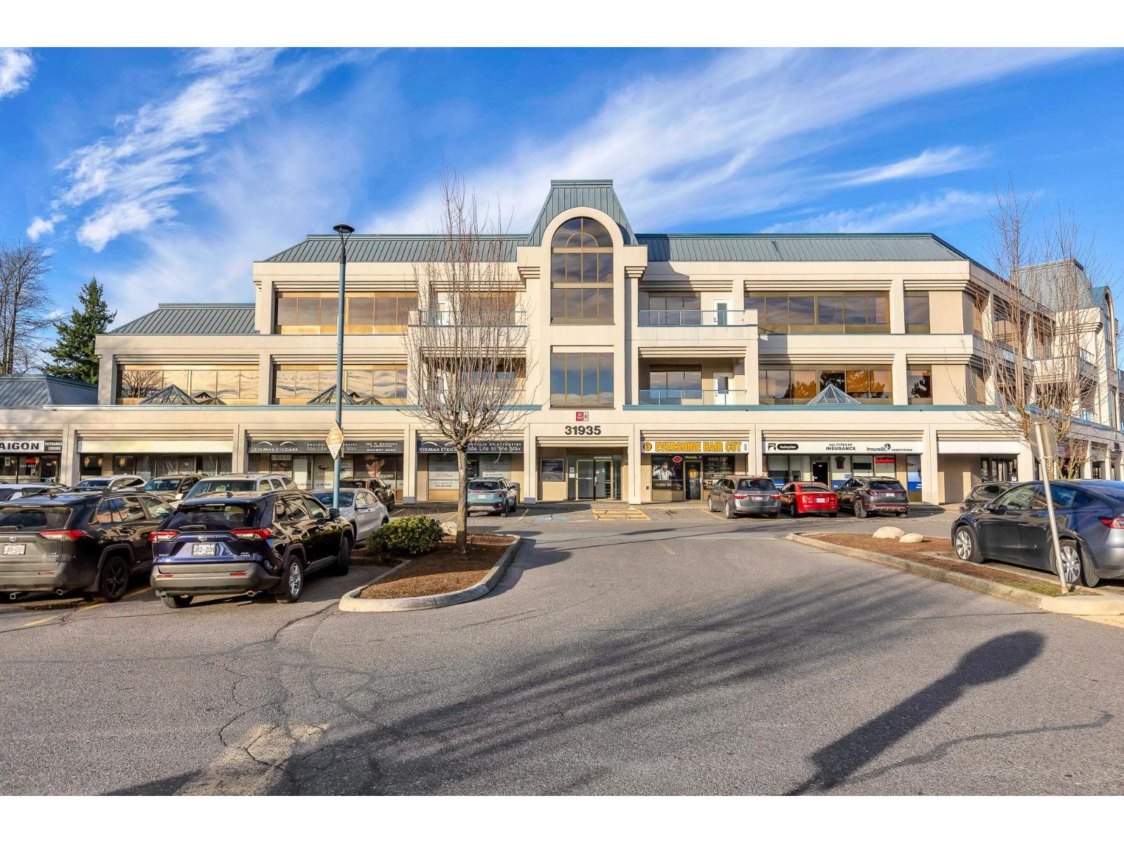 320 31935 SOUTH FRASER WAY, Abbotsford, British Columbia