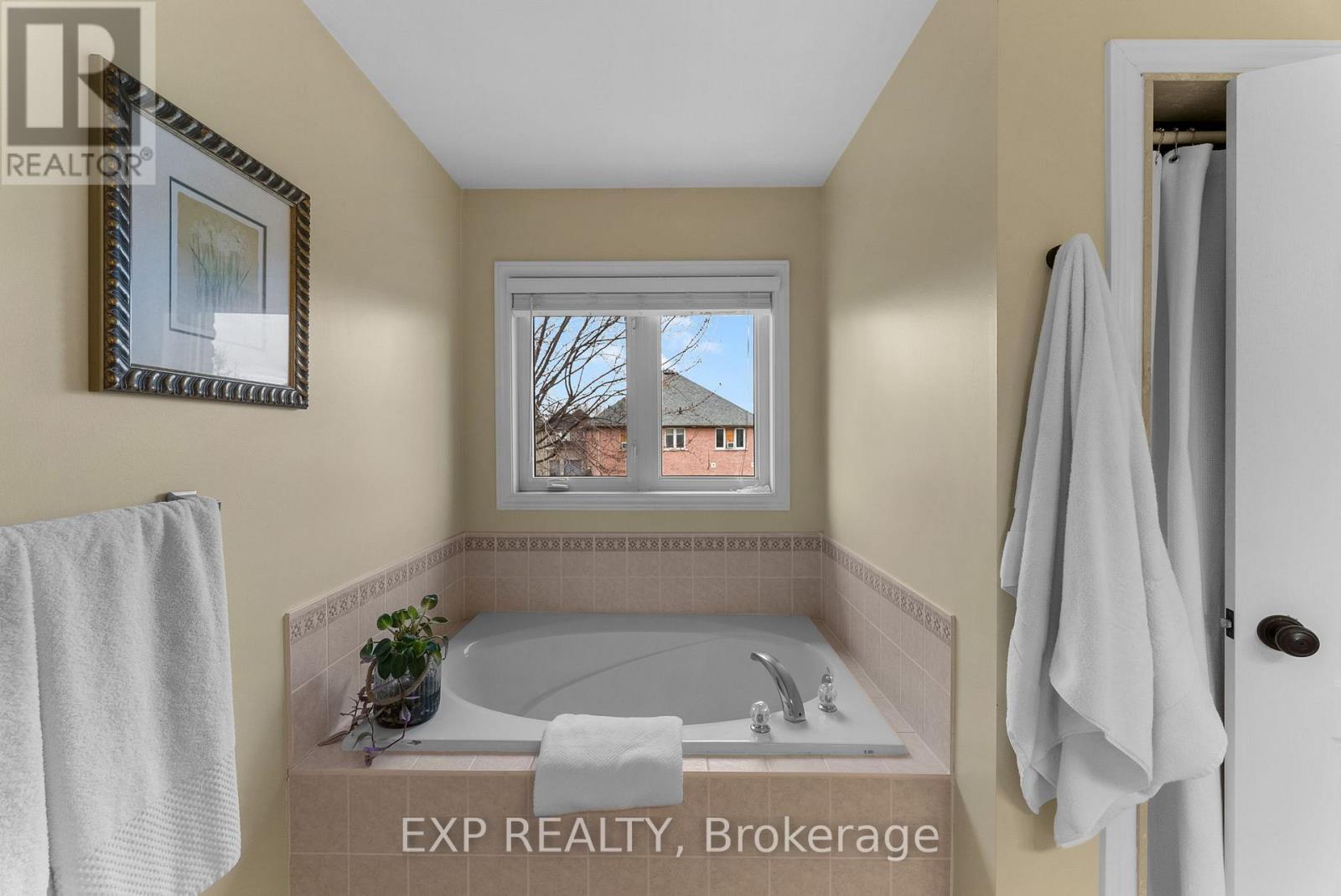 14 Whitestone Drive, Georgina, Ontario  L4P 0A3 - Photo 31 - N12989372