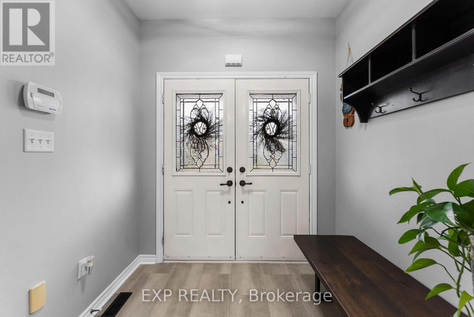 14 Whitestone Drive, Georgina, Ontario  L4P 0A3 - Photo 7 - N12989372