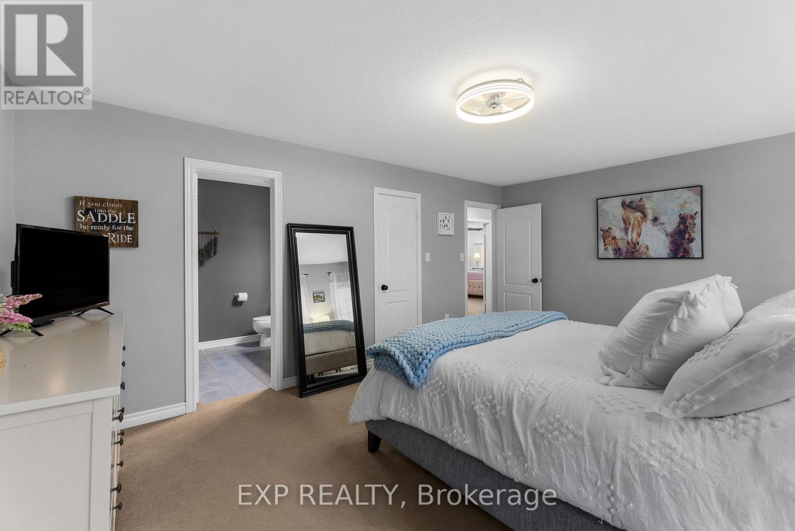 14 Whitestone Drive, Georgina, Ontario  L4P 0A3 - Photo 33 - N12989372