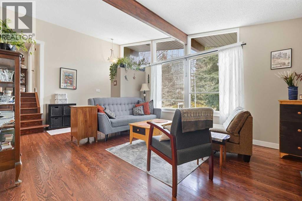 4539 Vandergrift Crescent NW, Calgary, Alberta  T3A 0J1 - Photo 7 - A2300499