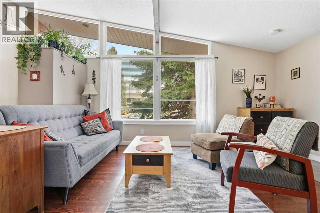 4539 Vandergrift Crescent NW, Calgary, Alberta  T3A 0J1 - Photo 8 - A2300499