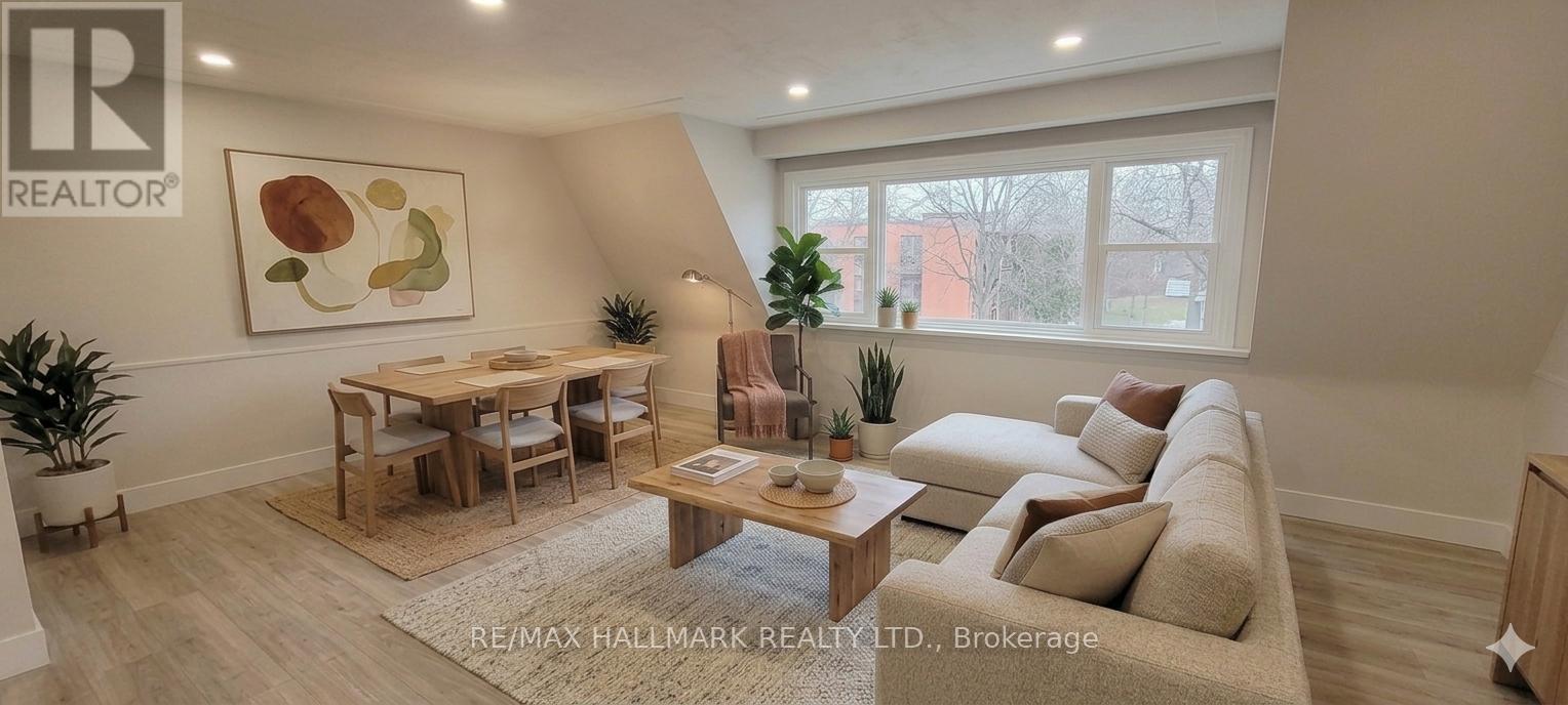 3 - 159 Richmond Street, Richmond Hill, Ontario  L4C 3Y7 - Photo 2 - N12993392