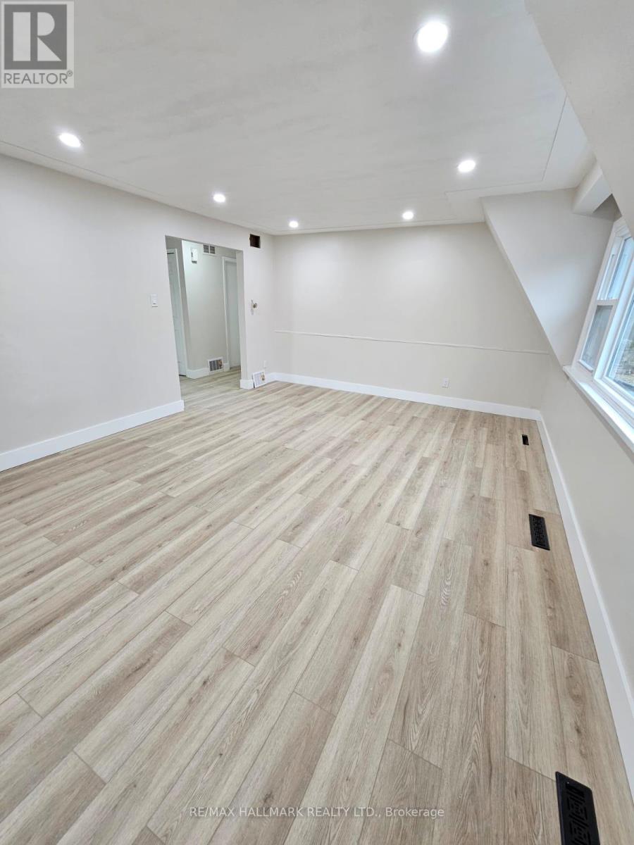 3 - 159 Richmond Street, Richmond Hill, Ontario  L4C 3Y7 - Photo 5 - N12993392