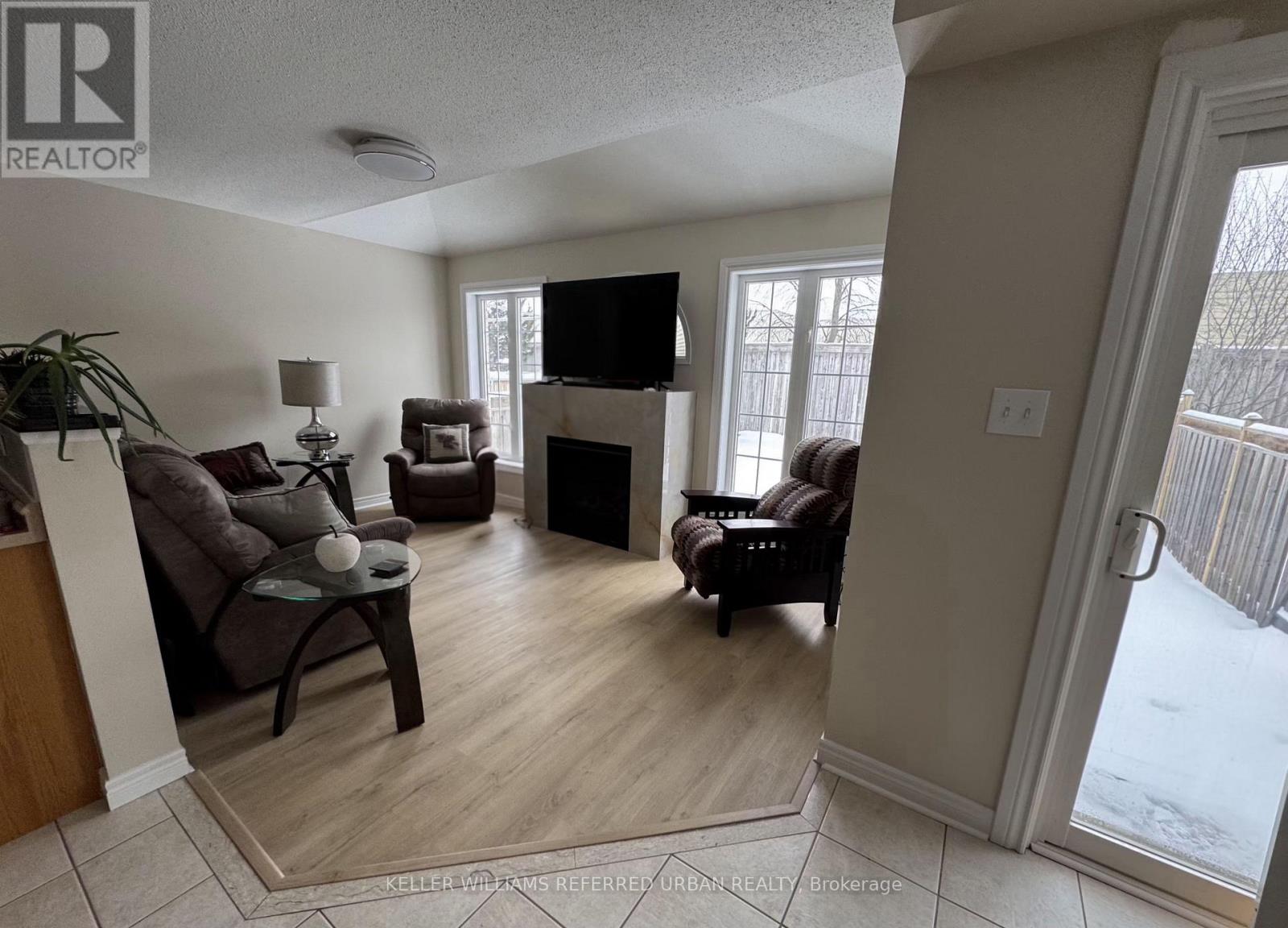 129 Dolce Crescent, Vaughan, Ontario  L4H 3C8 - Photo 2 - N12993410