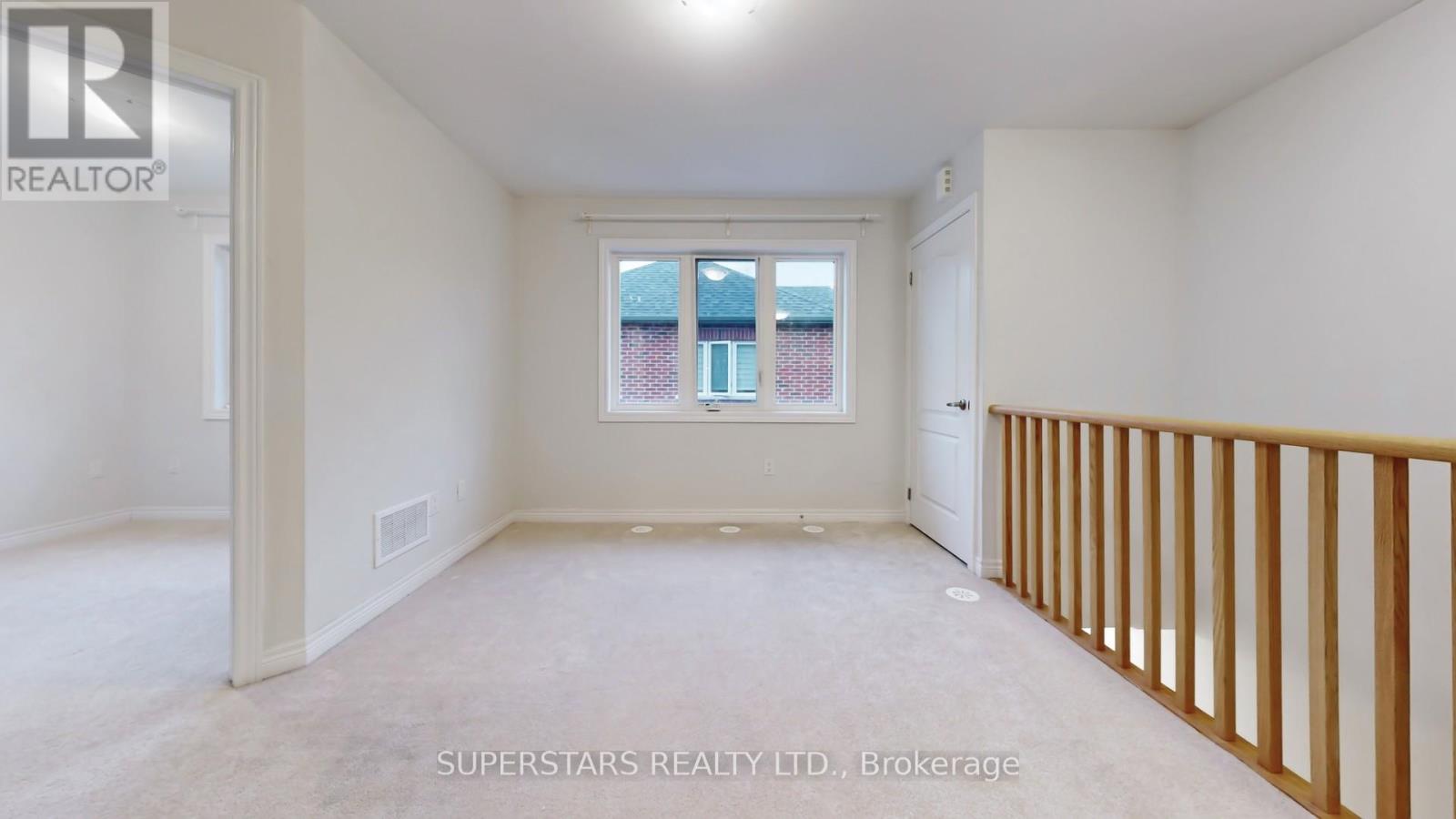 Coach - 4 Waterleaf Road, Markham, Ontario  L6B 1N9 - Photo 3 - N12993448