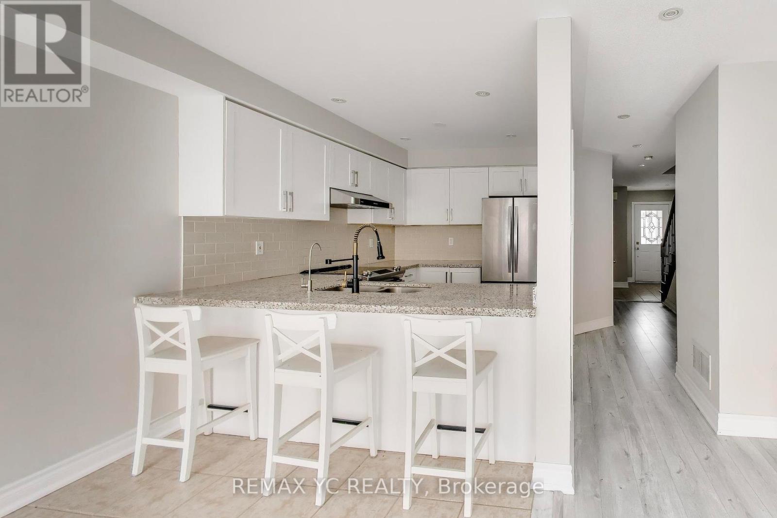 151 Amulet Crescent, Richmond Hill, Ontario  L4S 2T5 - Photo 10 - N12993464