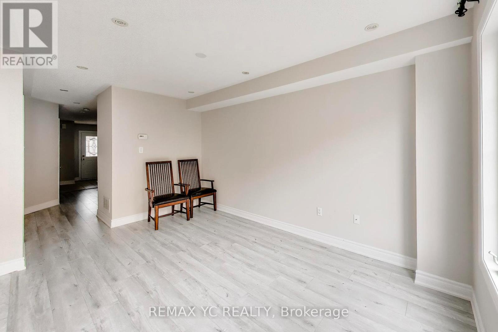 151 Amulet Crescent, Richmond Hill, Ontario  L4S 2T5 - Photo 5 - N12993464