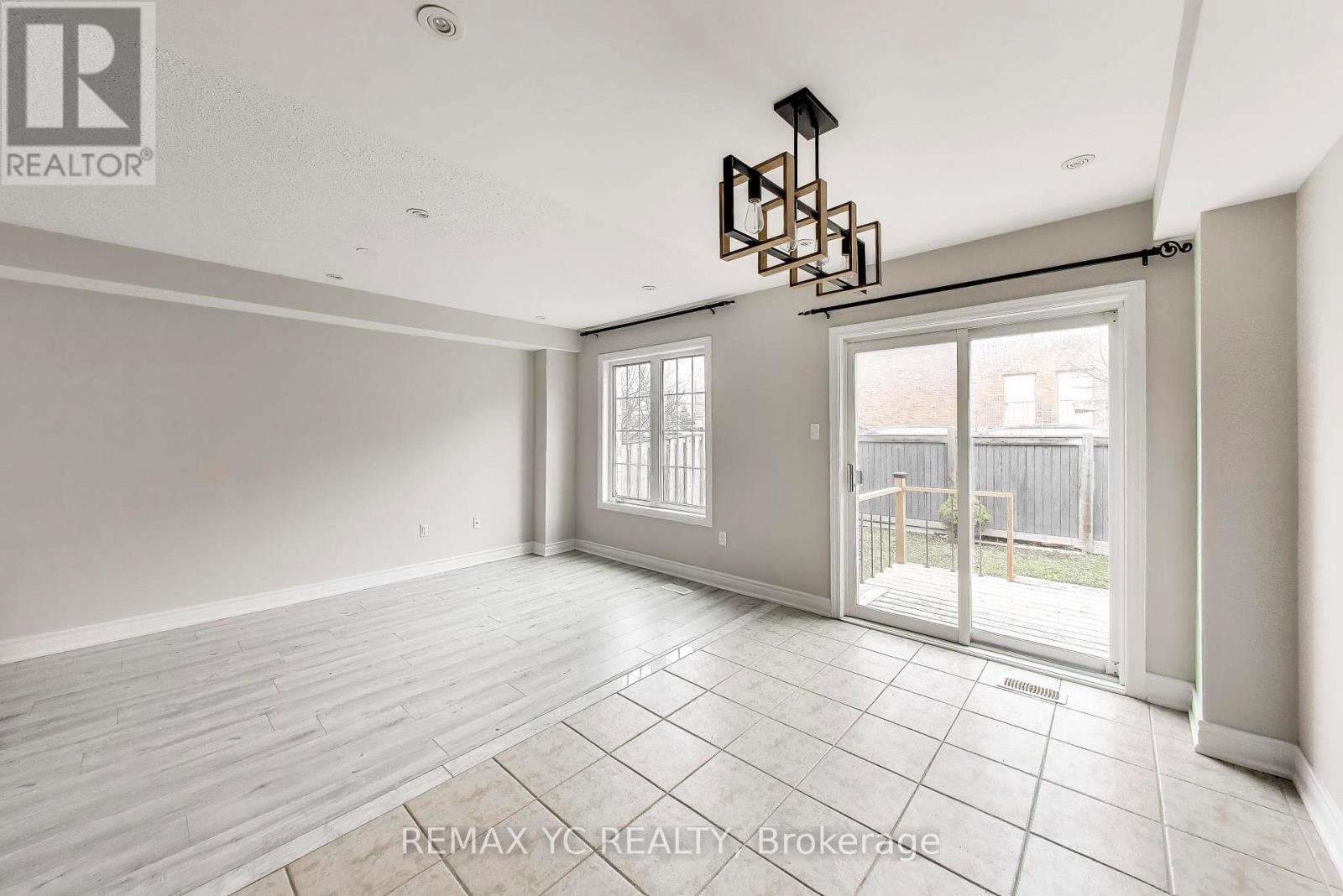 151 Amulet Crescent, Richmond Hill, Ontario  L4S 2T5 - Photo 9 - N12993464