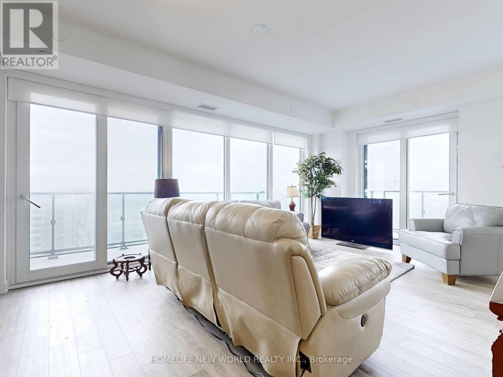 2410 - 105 Oneida Crescent, Richmond Hill, Ontario  L4B 0H6 - Photo 3 - N12993472