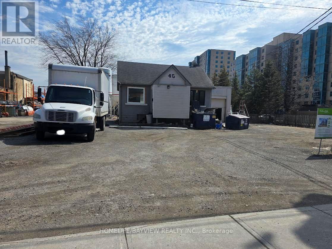 45 Observatory Lane, Richmond Hill, Ontario  L4C 8K9 - Photo 3 - N12993478