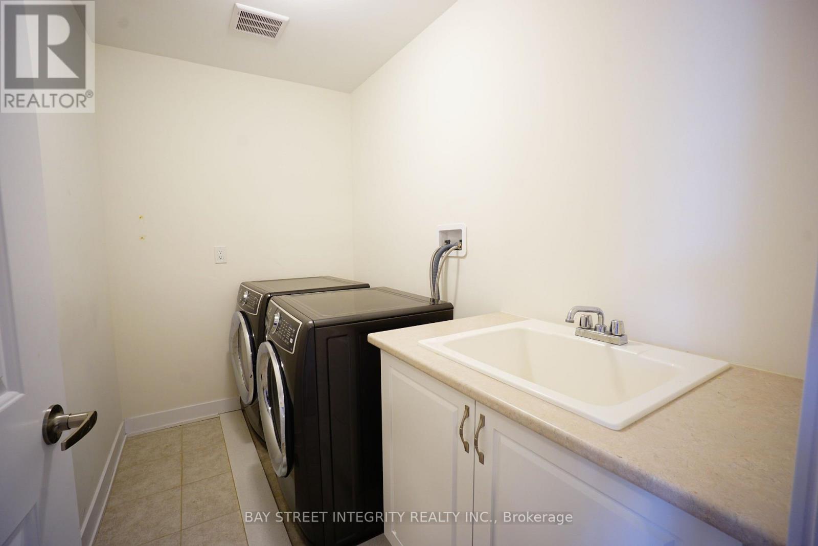 49 Badgerow Way, Aurora, Ontario  L4G 0Z5 - Photo 11 - N12993484