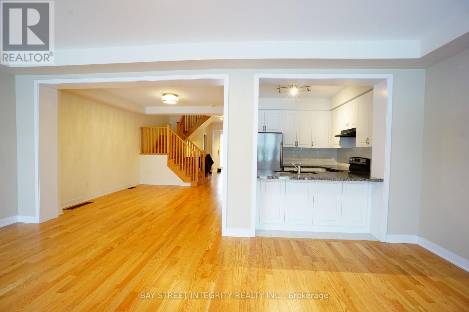 49 Badgerow Way, Aurora, Ontario  L4G 0Z5 - Photo 3 - N12993484