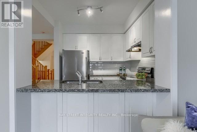 49 Badgerow Way, Aurora, Ontario  L4G 0Z5 - Photo 6 - N12993484