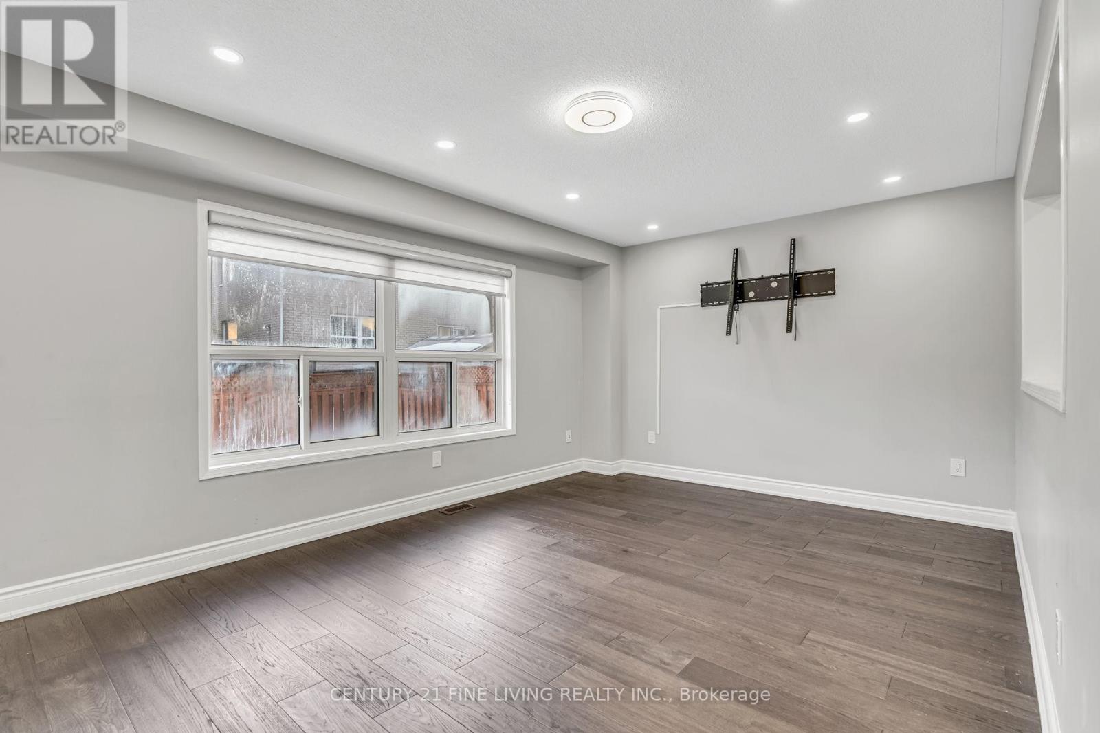 20 Edenvalley Road, Brampton, Ontario L7A 2M6 - Photo 15 - W12993320