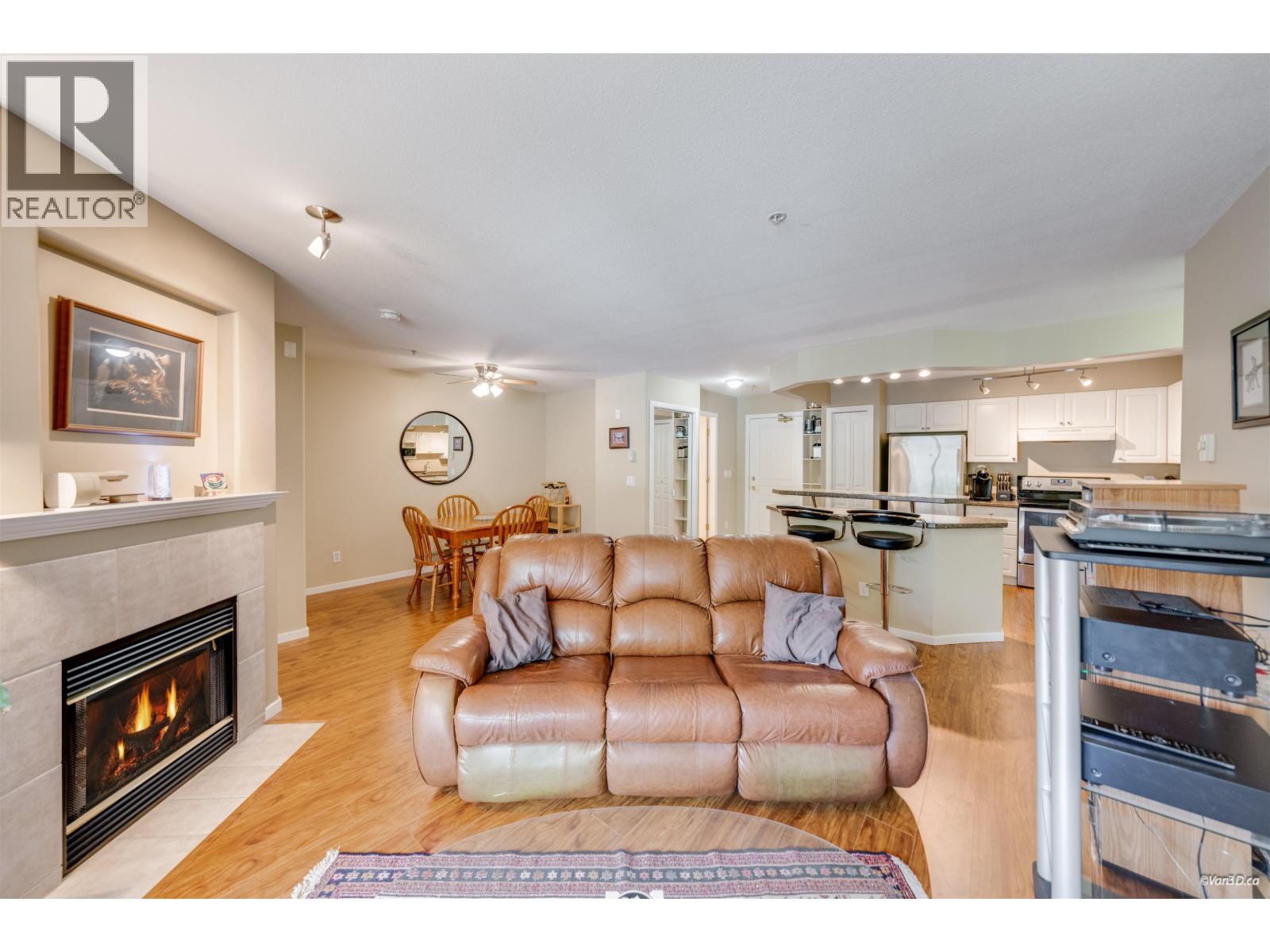 407 210 Eleventh Street, New Westminster, British Columbia  V3M 4C9 - Photo 3 - R3110701