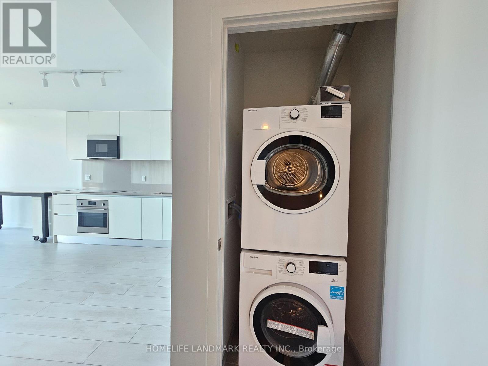 2104 - 39 Mary Street, Barrie (City Centre), Ontario  L4N 1S9 - Photo 4 - S12993424