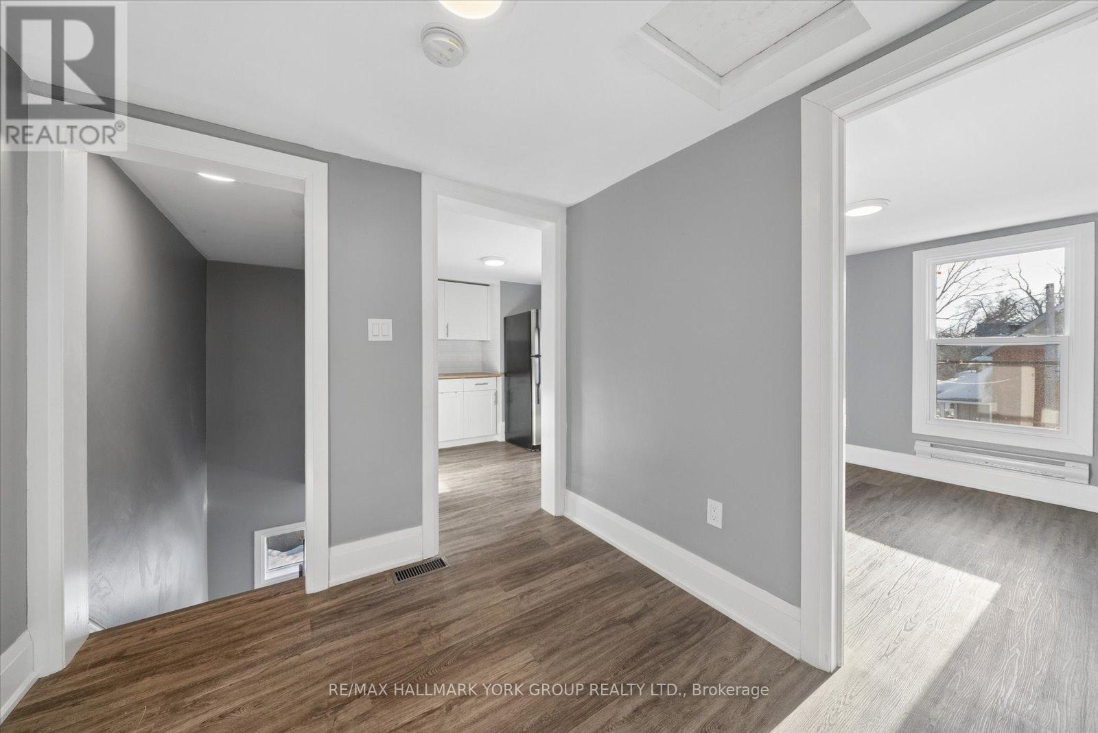 16 Albert Street N, Orillia, Ontario  L3V 5K1 - Photo 4 - S12993468