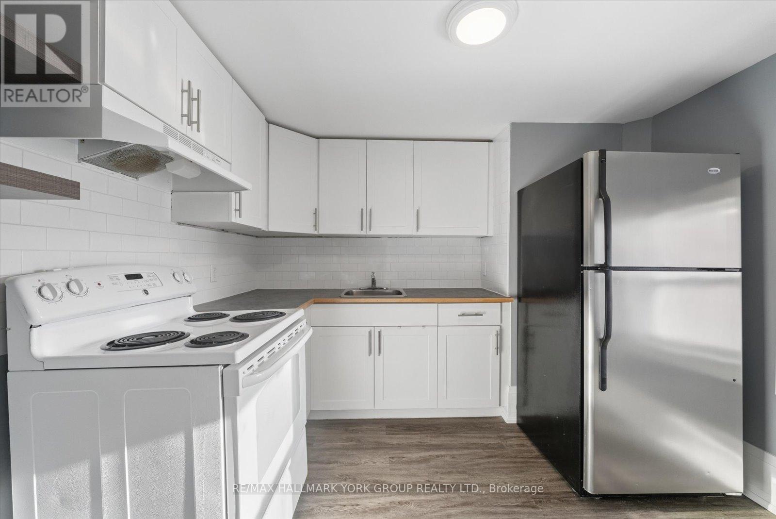 16 Albert Street N, Orillia, Ontario  L3V 5K1 - Photo 6 - S12993468