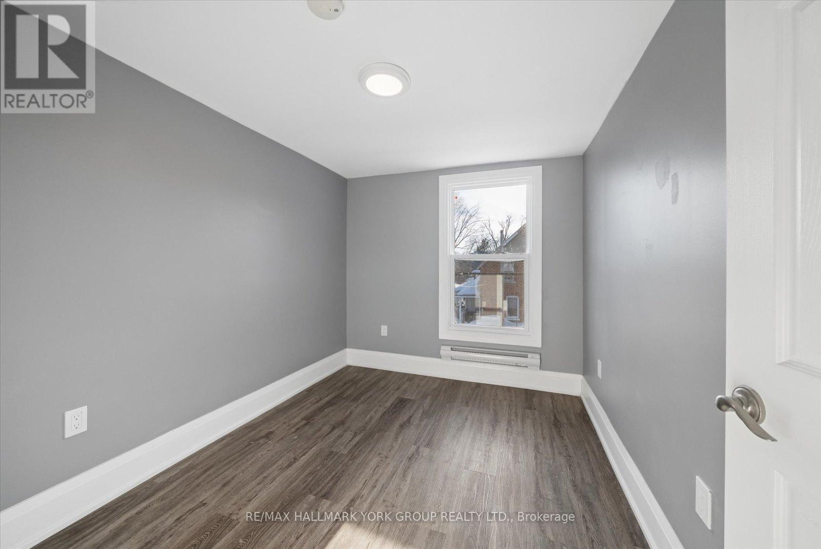 16 Albert Street N, Orillia, Ontario  L3V 5K1 - Photo 9 - S12993468