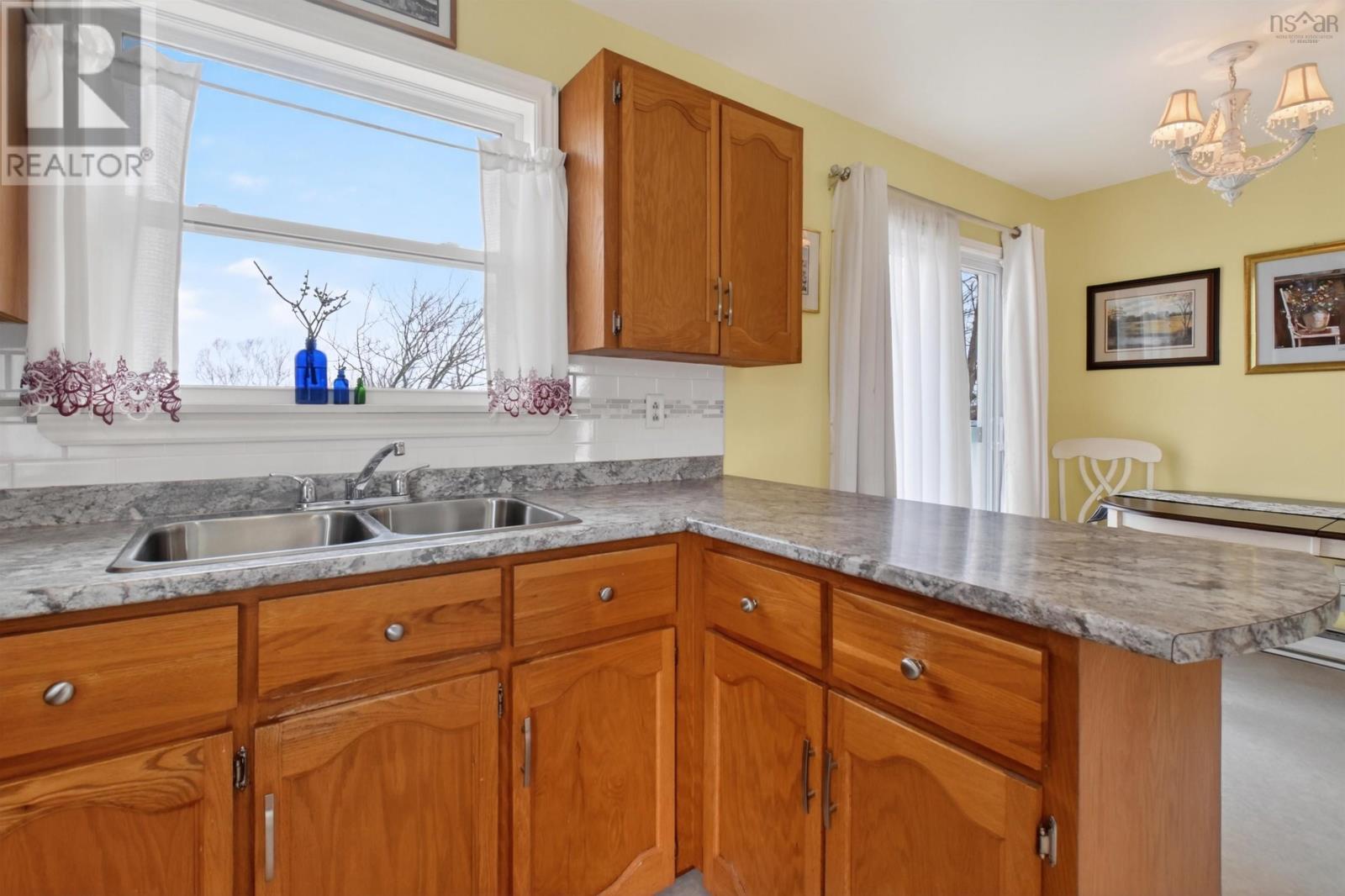 62 Monteith Avenue, Westmount, Nova Scotia  B1R 1K6 - Photo 6 - 202607251