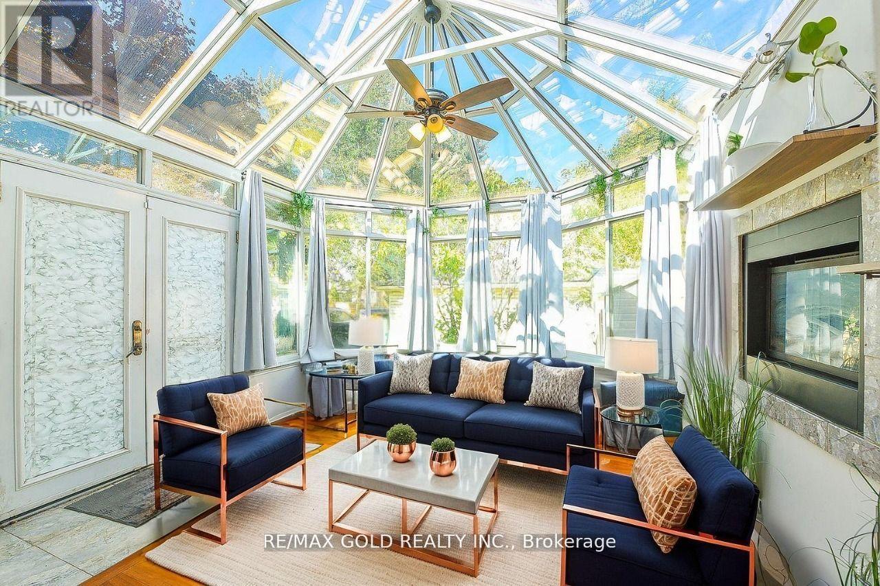 13 Foster Road, Mississauga, Ontario  L4T 1C3 - Photo 14 - W12993402