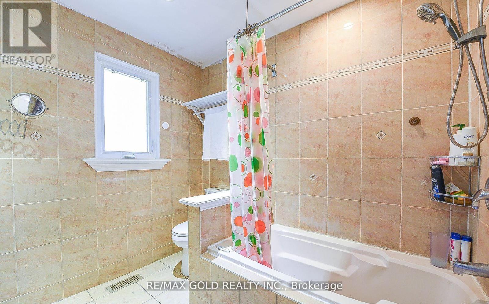 13 Foster Road, Mississauga, Ontario  L4T 1C3 - Photo 17 - W12993402