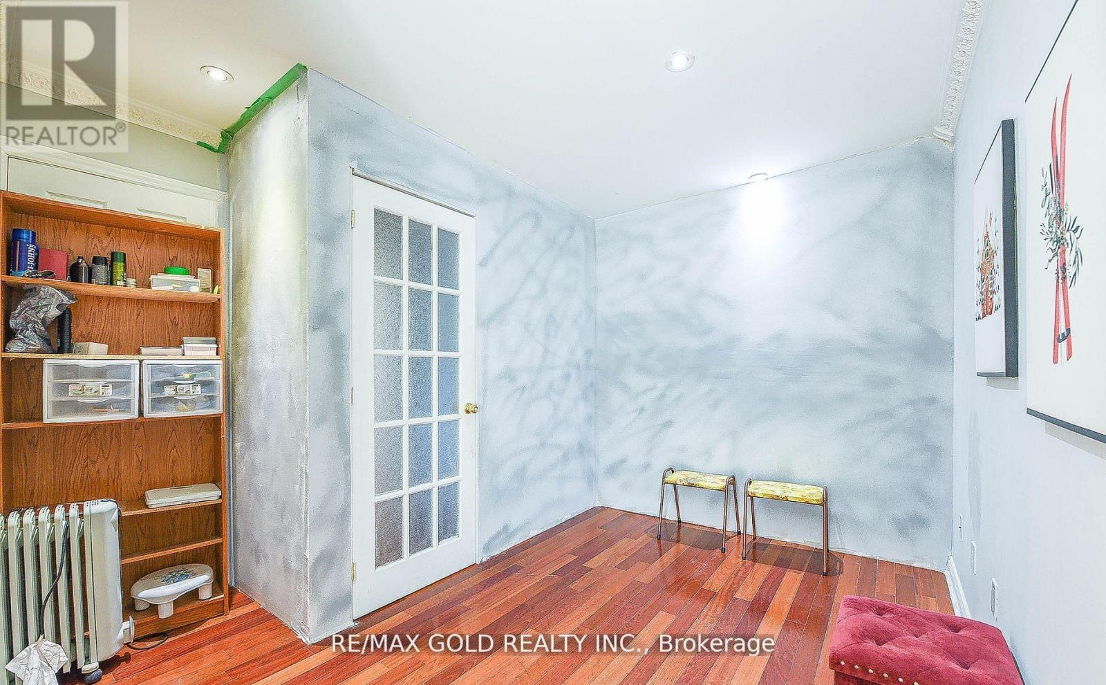 13 Foster Road, Mississauga, Ontario  L4T 1C3 - Photo 22 - W12993402