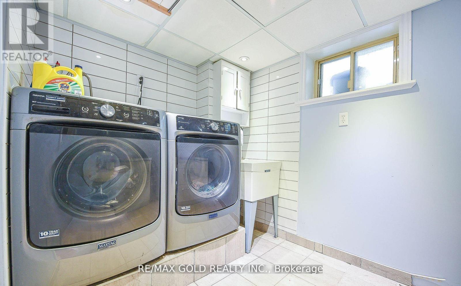 13 Foster Road, Mississauga, Ontario  L4T 1C3 - Photo 24 - W12993402