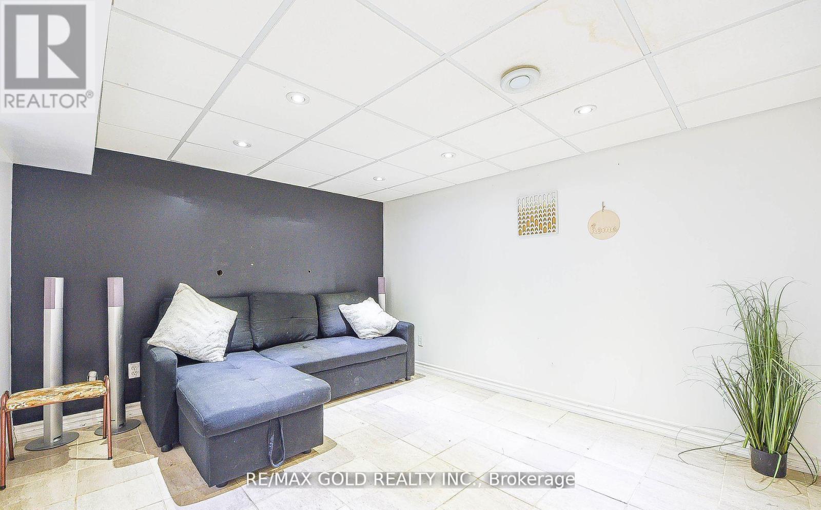 13 Foster Road, Mississauga, Ontario  L4T 1C3 - Photo 25 - W12993402