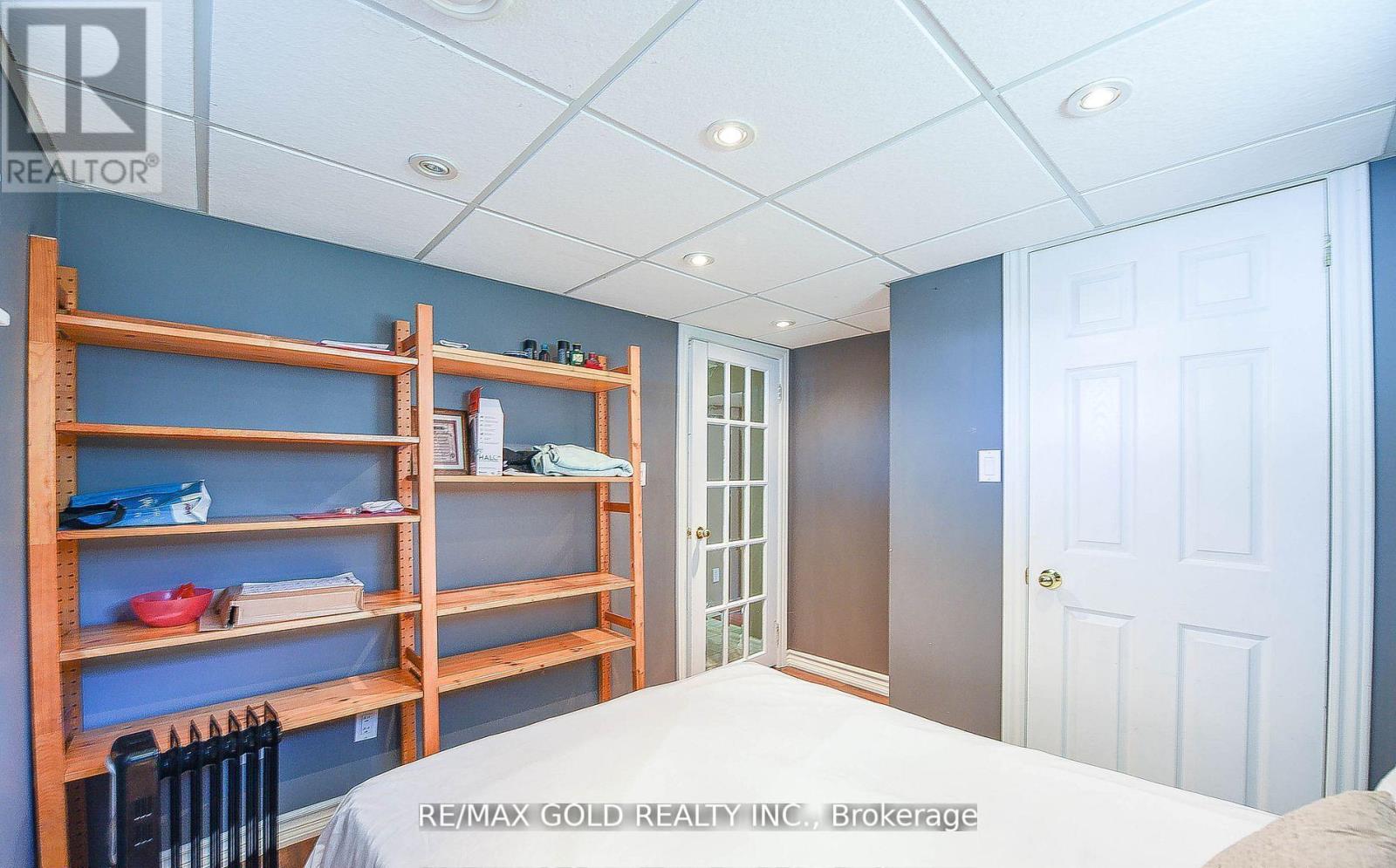 13 Foster Road, Mississauga, Ontario  L4T 1C3 - Photo 30 - W12993402