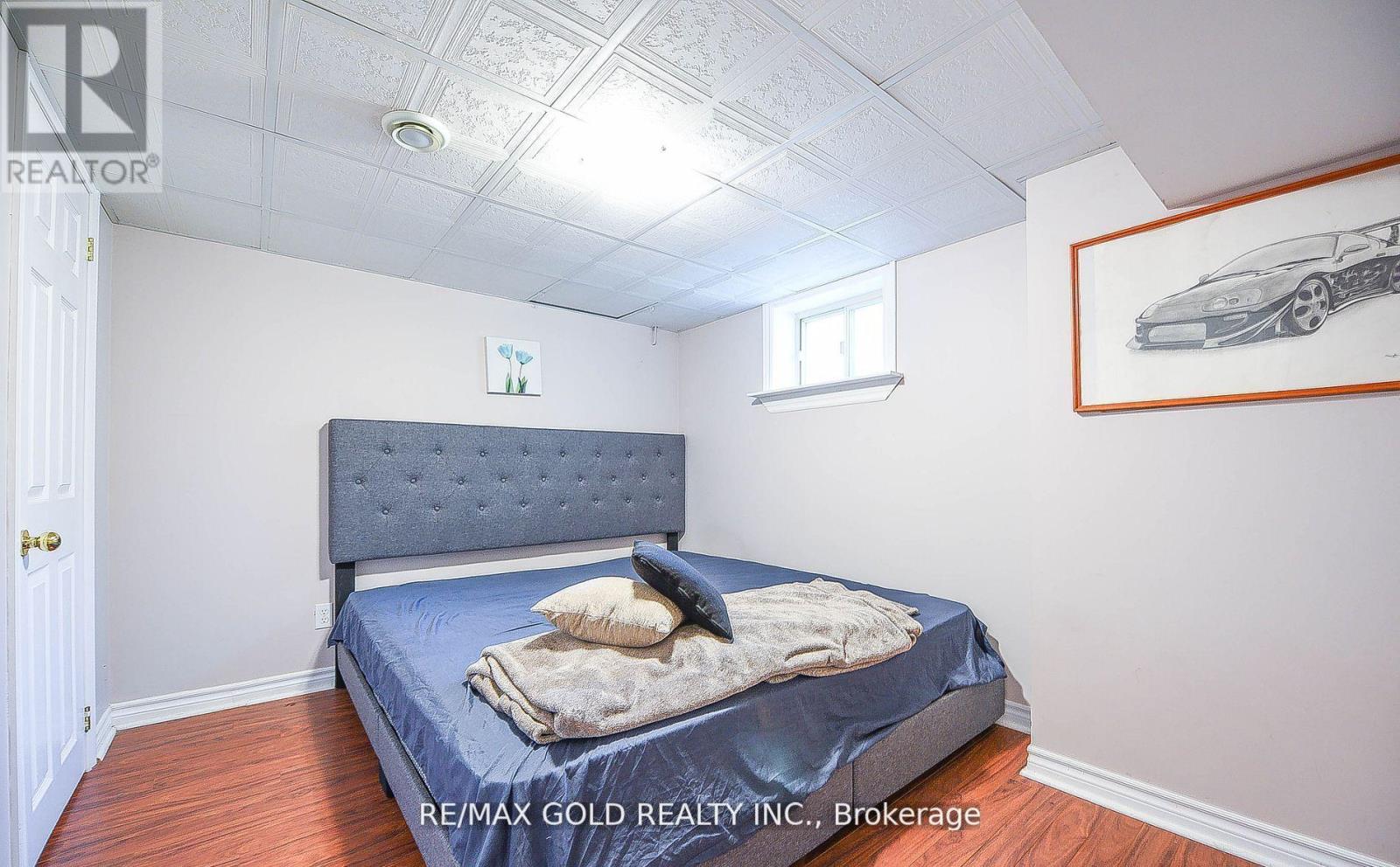 13 Foster Road, Mississauga, Ontario  L4T 1C3 - Photo 31 - W12993402