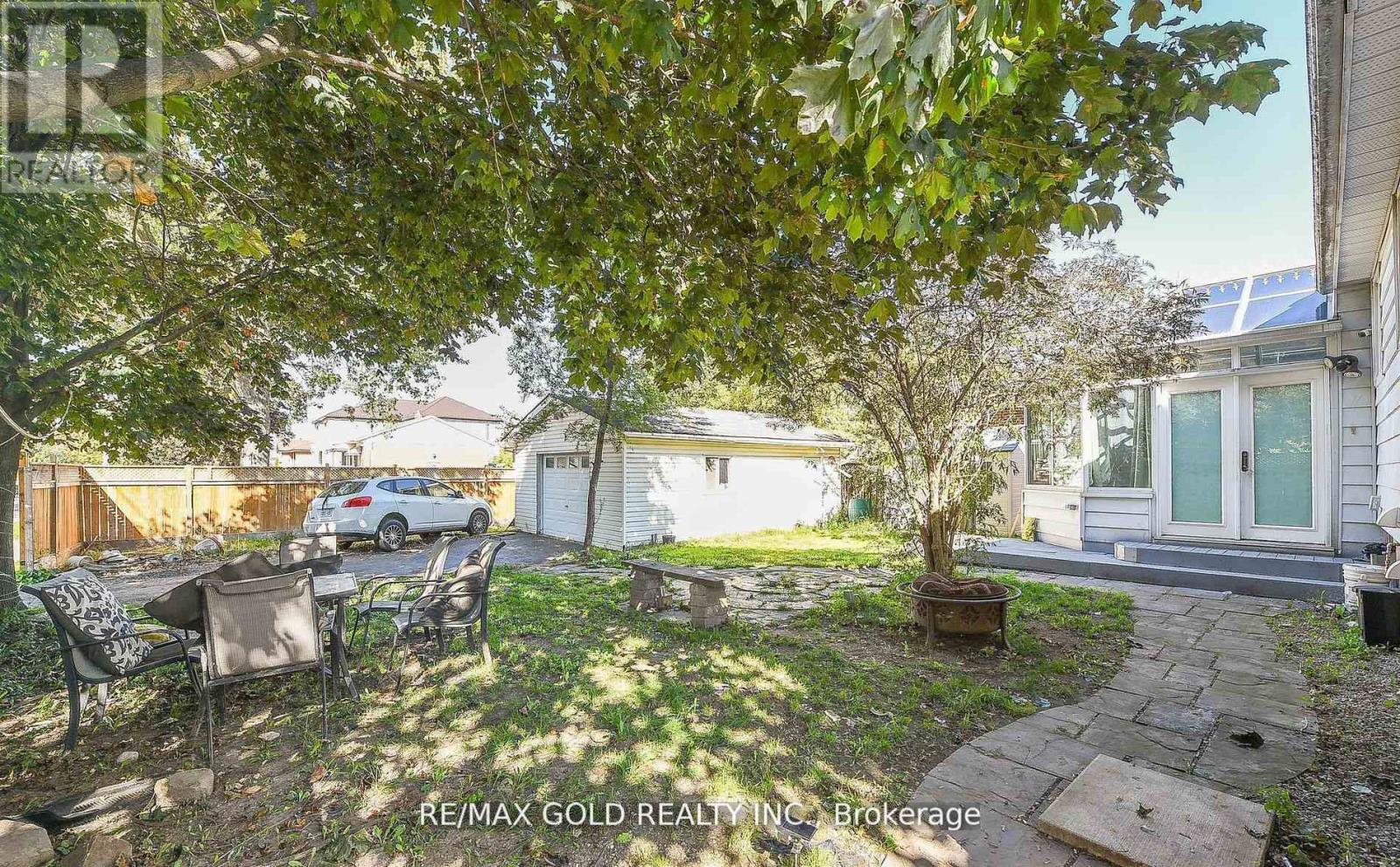 13 Foster Road, Mississauga, Ontario  L4T 1C3 - Photo 36 - W12993402