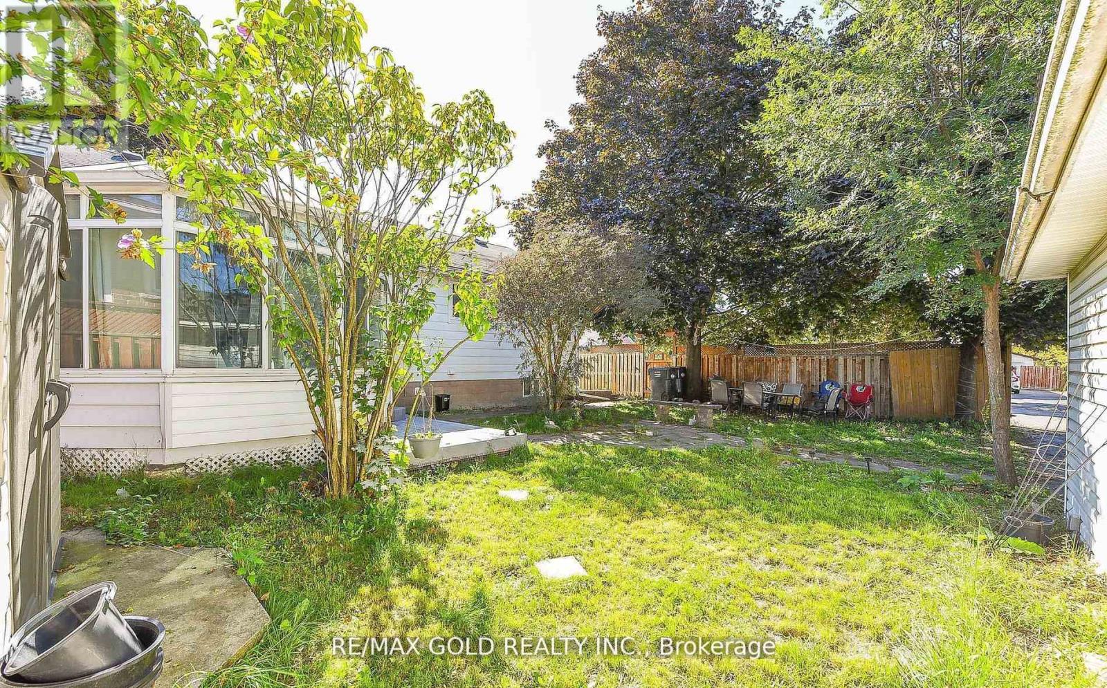 13 Foster Road, Mississauga, Ontario  L4T 1C3 - Photo 38 - W12993402