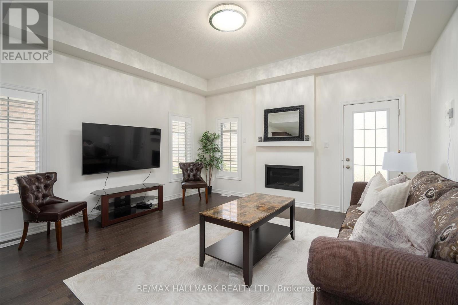 3 Gumtree Street, Brampton, Ontario  L6R 4C7 - Photo 7 - W12993422