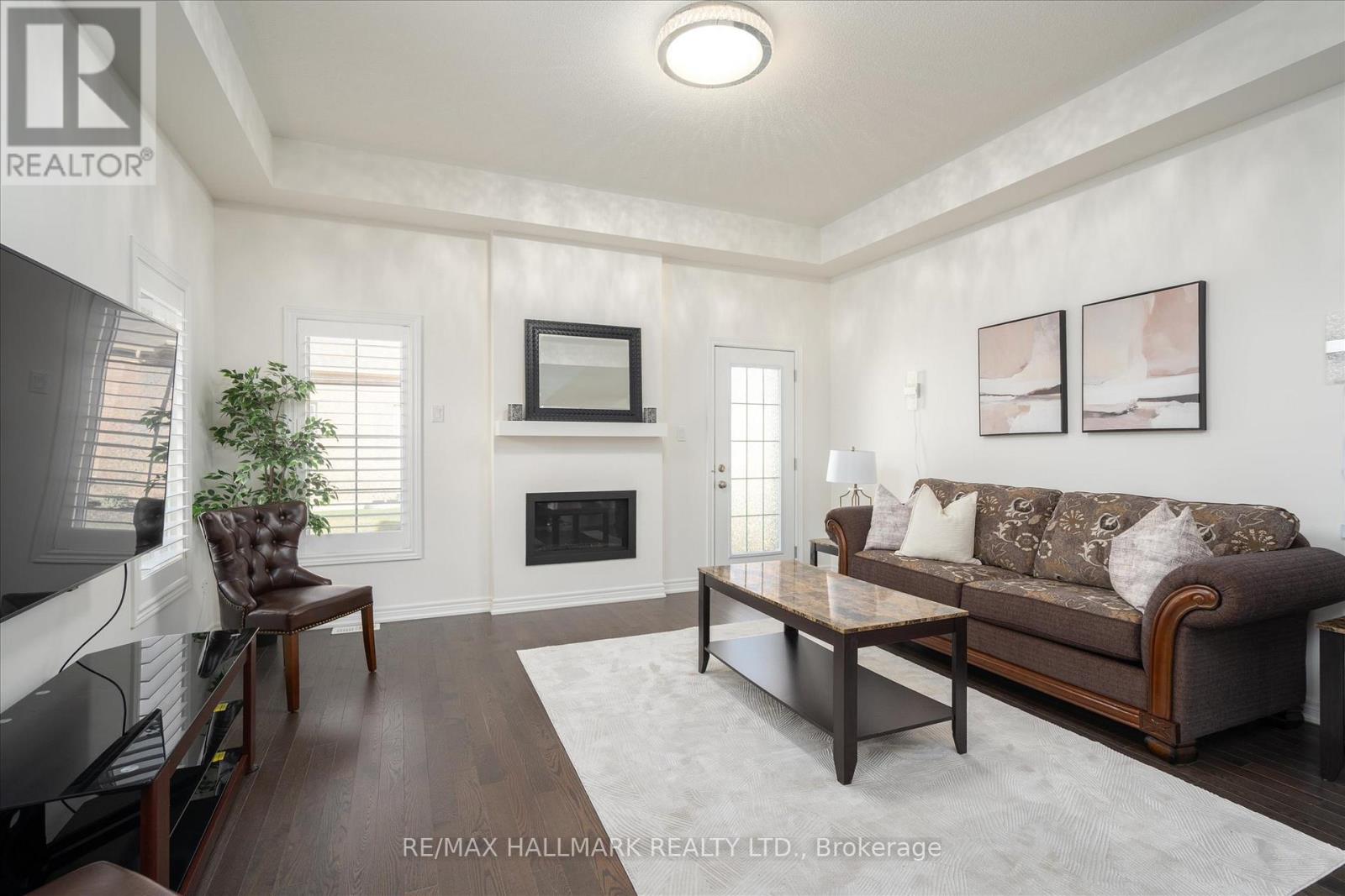 3 Gumtree Street, Brampton, Ontario  L6R 4C7 - Photo 8 - W12993422