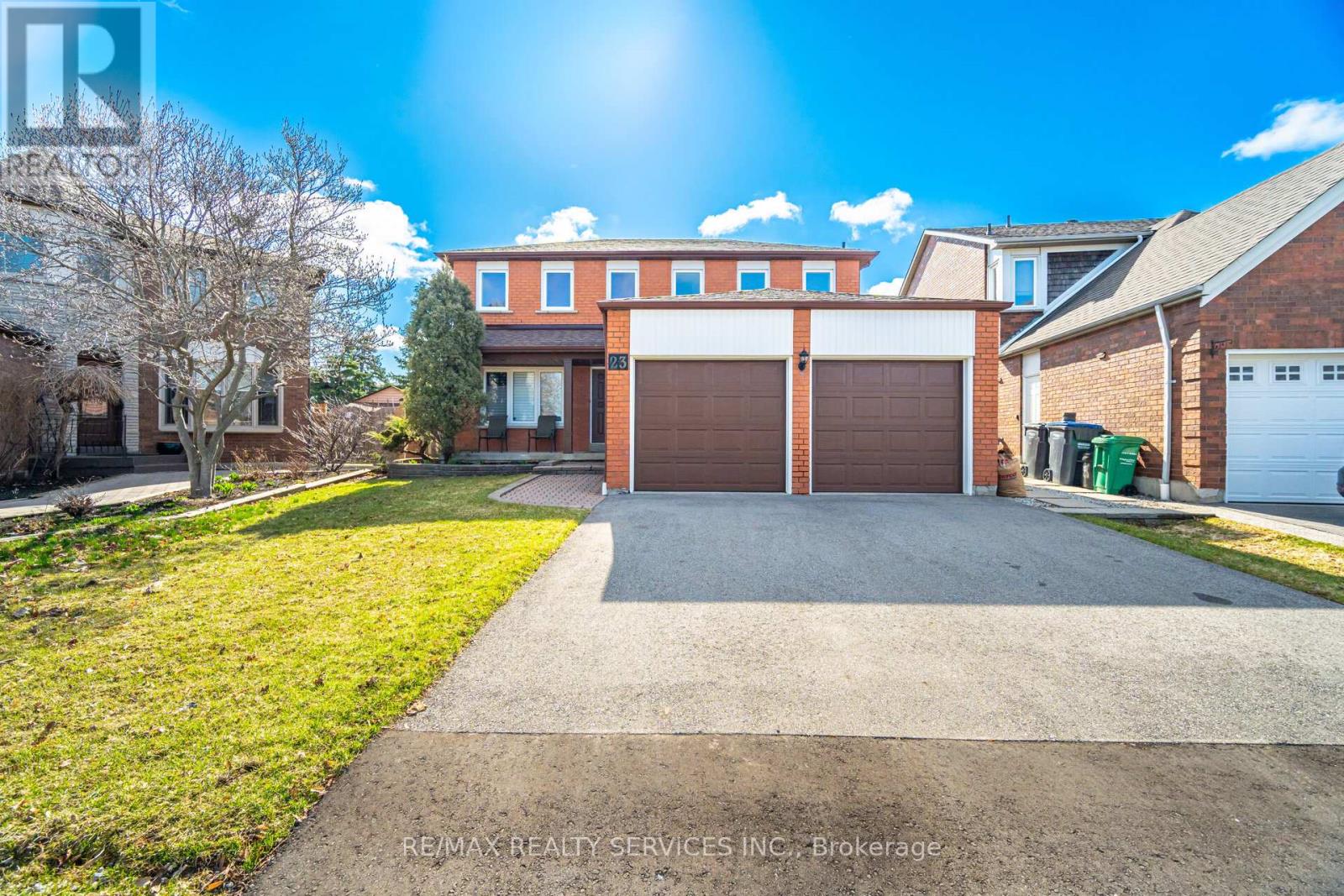 23 NEWBURY CRESCENT, Brampton, Ontario