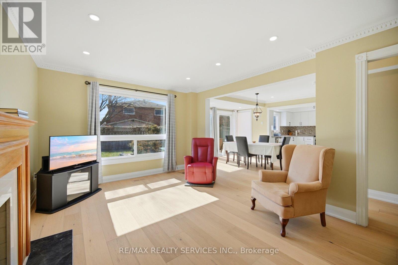 23 Newbury Crescent, Brampton, Ontario  L6S 5M3 - Photo 15 - W12993438