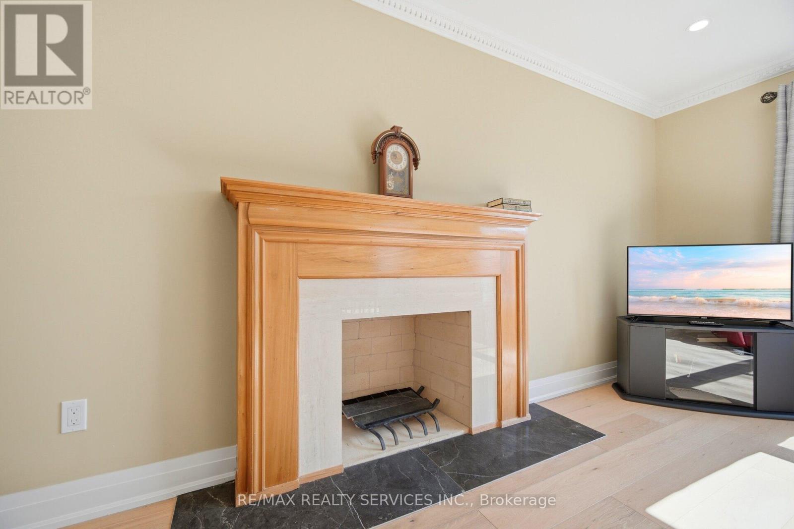 23 Newbury Crescent, Brampton, Ontario  L6S 5M3 - Photo 16 - W12993438