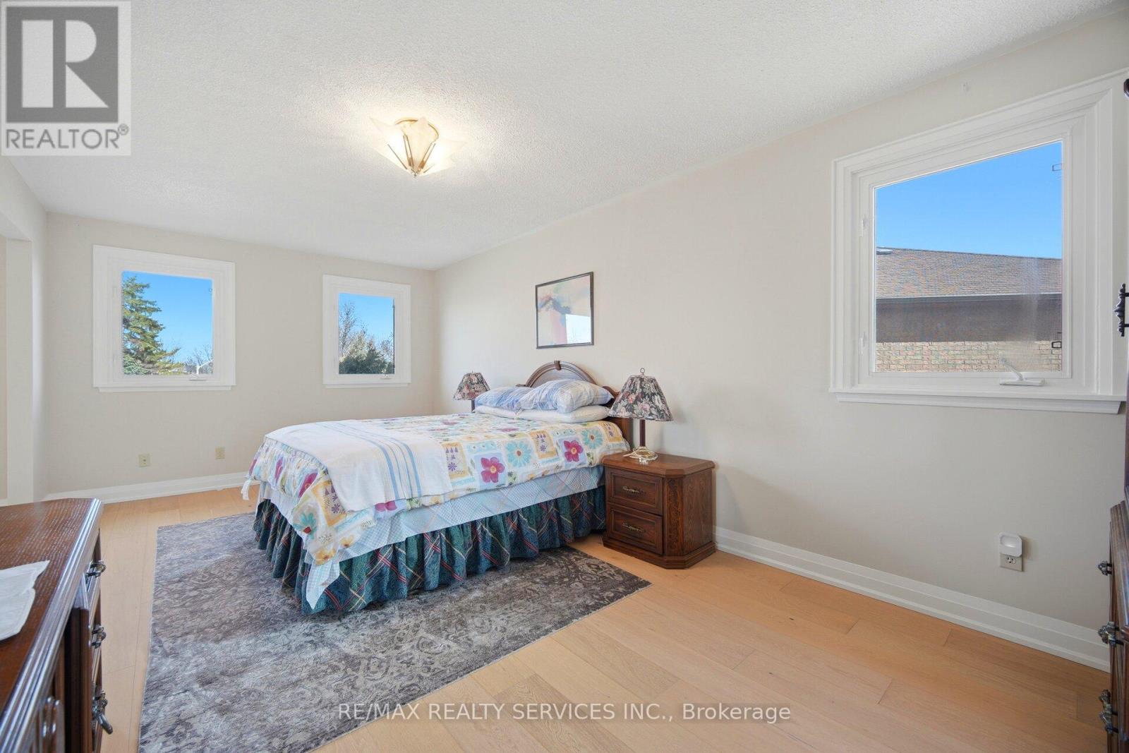 23 Newbury Crescent, Brampton, Ontario  L6S 5M3 - Photo 21 - W12993438