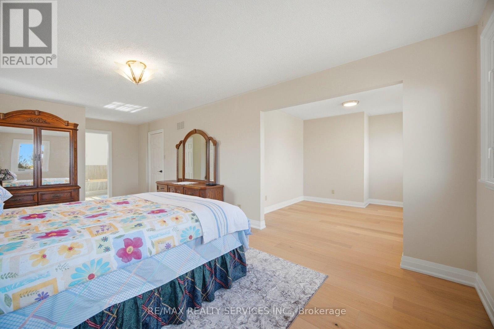 23 Newbury Crescent, Brampton, Ontario  L6S 5M3 - Photo 22 - W12993438