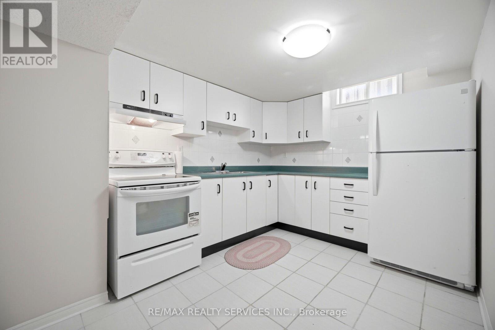 23 Newbury Crescent, Brampton, Ontario  L6S 5M3 - Photo 36 - W12993438