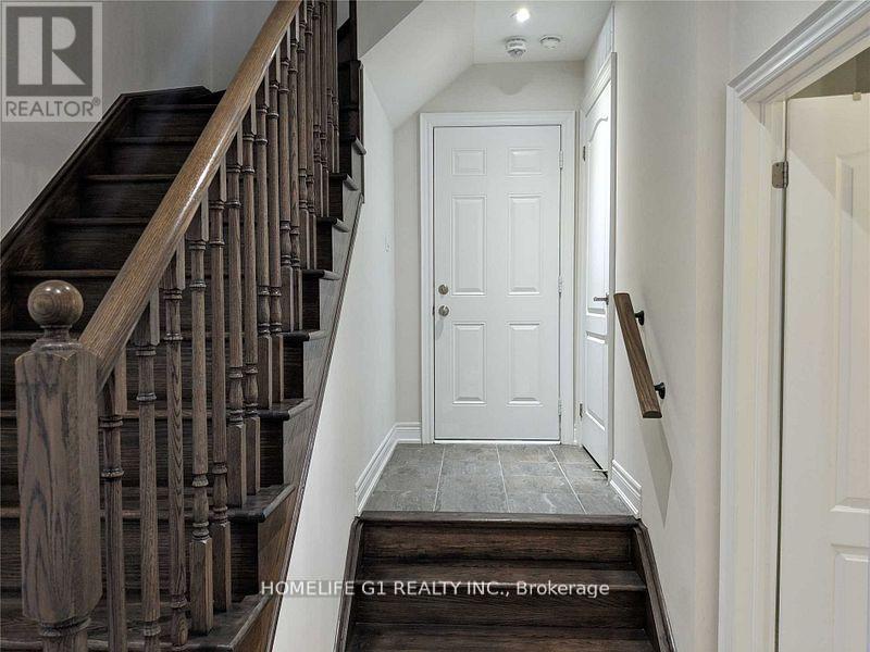 67 Dryden Way, Toronto, Ontario  M9R 0B2 - Photo 19 - W12993442