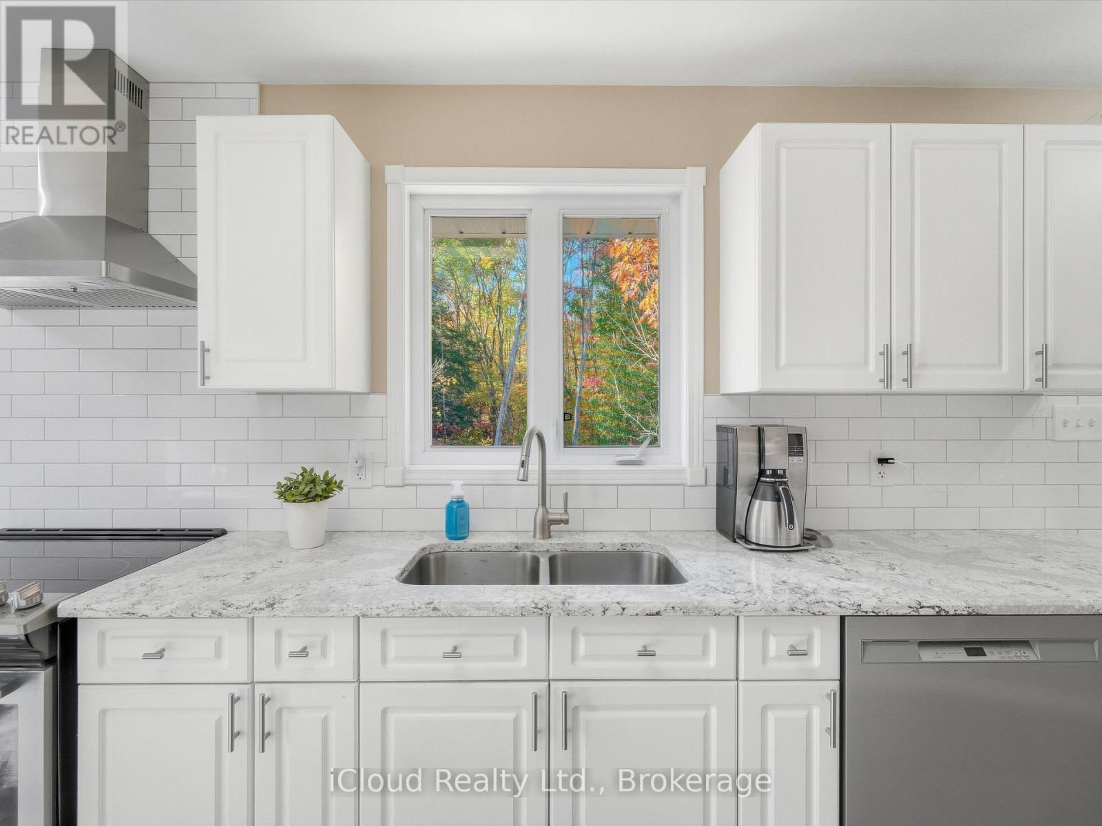 6 Springhill Road, Mckellar, Ontario  P0G 1C0 - Photo 6 - X12993434