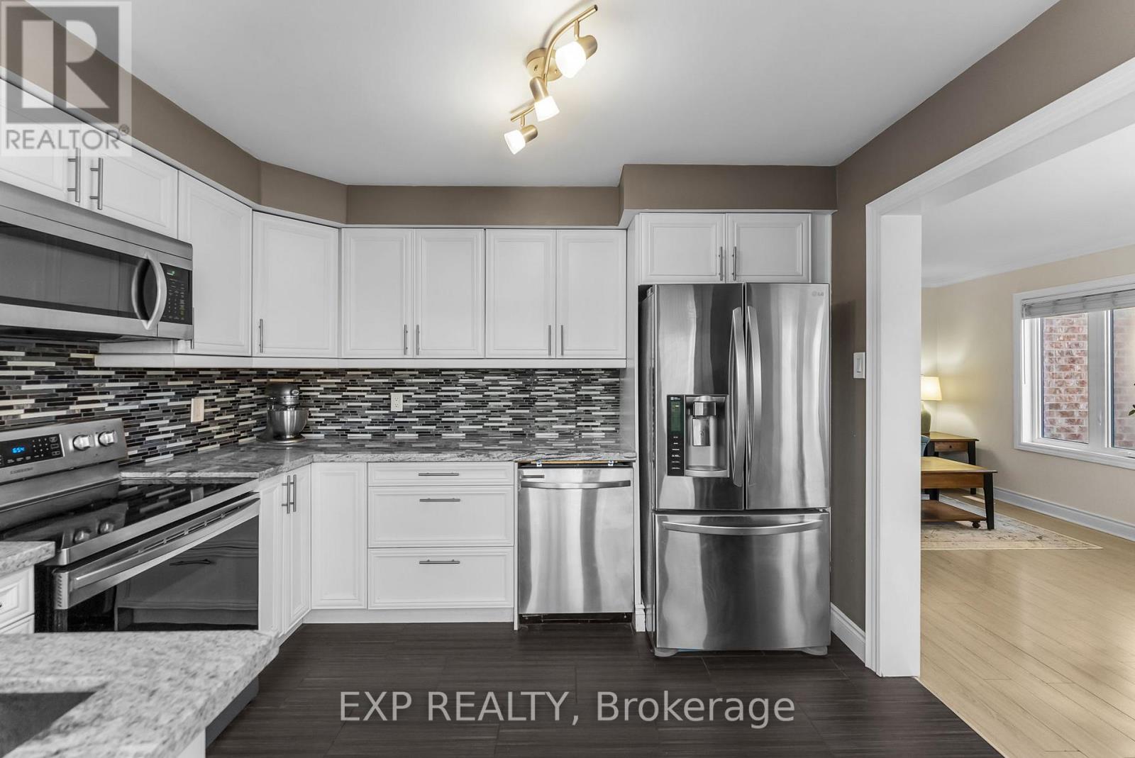 19 Natanya Boulevard, Georgina, Ontario  L4P 3R6 - Photo 14 - N12989390