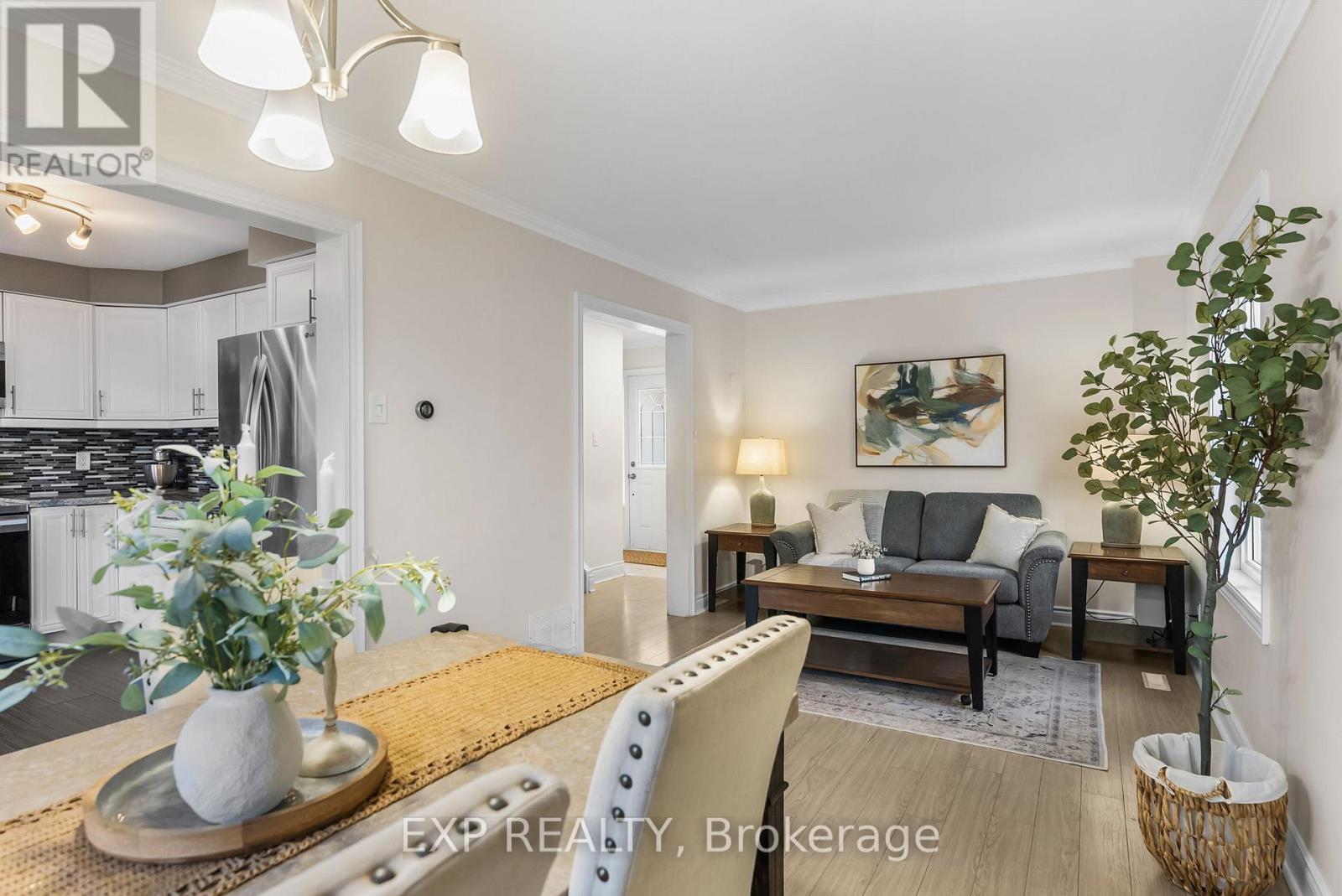 19 Natanya Boulevard, Georgina, Ontario  L4P 3R6 - Photo 10 - N12989390