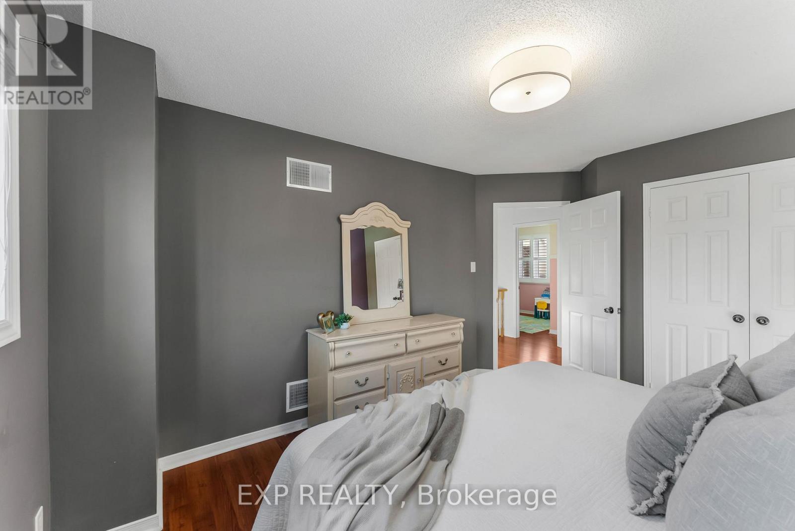 19 Natanya Boulevard, Georgina, Ontario  L4P 3R6 - Photo 19 - N12989390